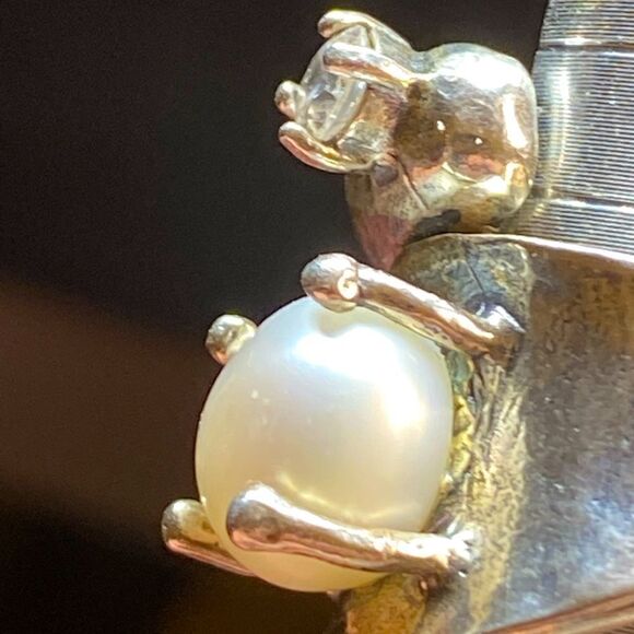 Ladies 925 silver ring with 3/8” cultured pearl and 3/16” white stone sz 7 - Picture 9 of 13